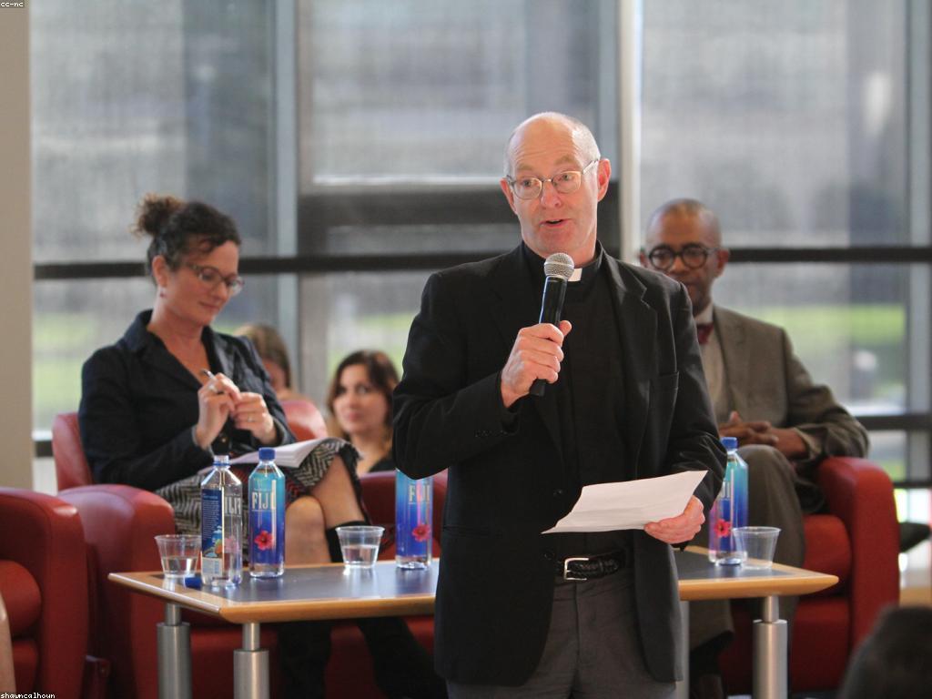 យុទ្ធសាស្ត្រស្លុត: វិធីសាស្ត្រនៃការដឹកនាំមនុស្ស